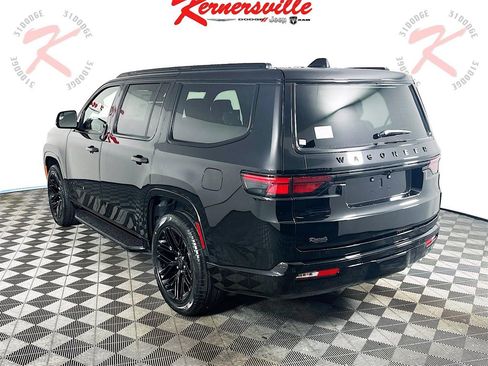 New 2025 Jeep Wagoneer Series II image 5