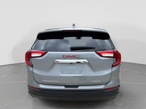 Used 2024 GMC Terrain SLE AWD/4WD image 5