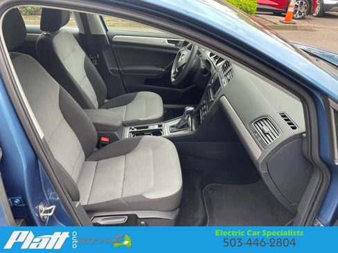 Used 2016 Volkswagen e-Golf SE w/ DC Fast Charging Package FWD image 49