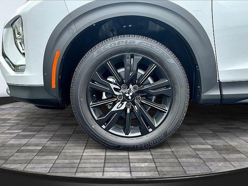 Used 2024 Mitsubishi Eclipse Cross Black Edition AWD/4WD image 13