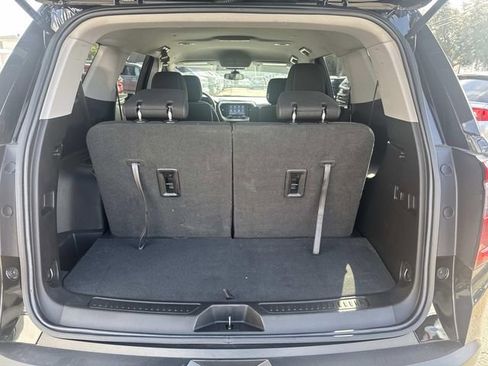 Used 2023 GMC Acadia SLE w/ Elevation Edition image 10