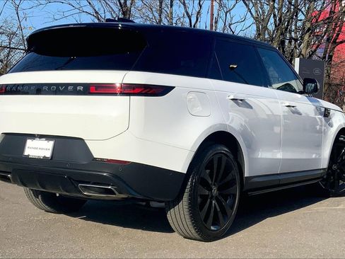 Used 2024 Land Rover Range Rover Sport SE image 12