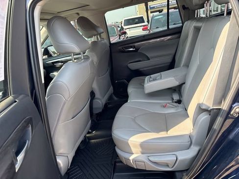 Used 2023 Toyota Highlander Limited AWD/4WD image 21