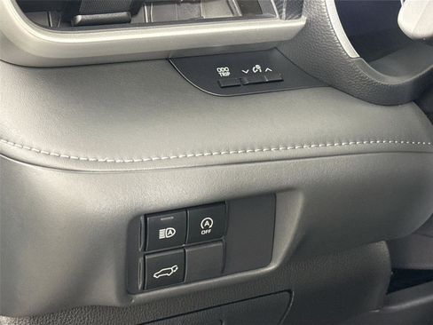 Certified 2025 Toyota Highlander XSE AWD/4WD image 16