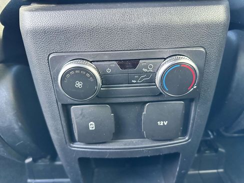 Used 2020 Ford Explorer XLT w/ Equipment Group 202A image 15