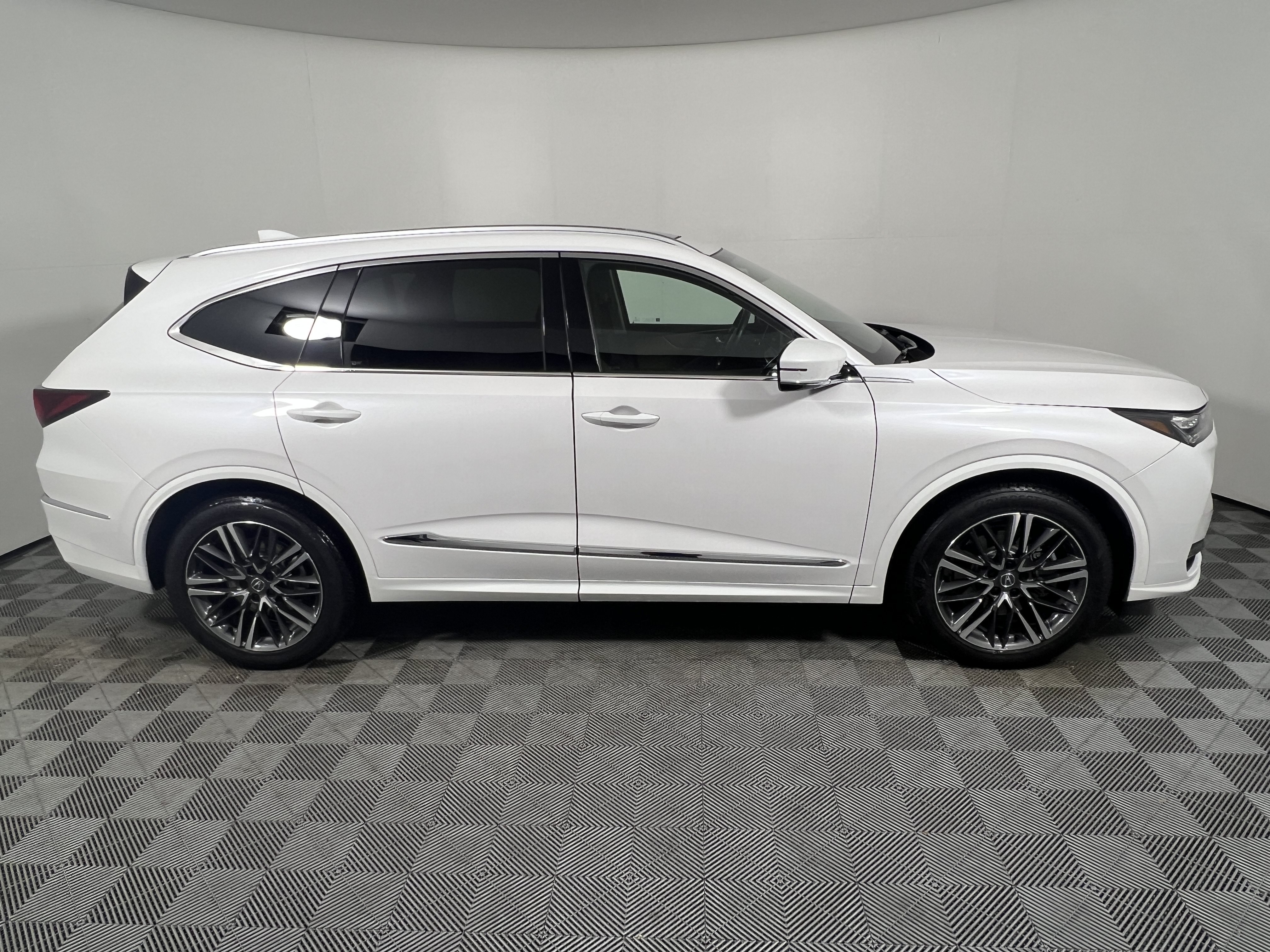 Used 2025 Acura MDX w/ Advance Package AWD/4WD image 6