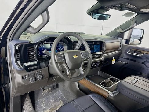 New 2026 Chevrolet Silverado 3500 High Country w/ High Country Premium Package AWD/4WD image 9