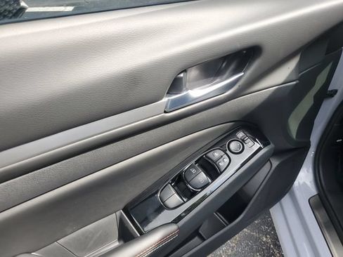 Used 2025 Nissan Altima 2.5 SR w/ SR Premium Package FWD image 13