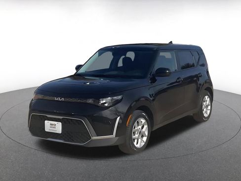 Used 2025 Kia Soul LX w/ LX Technology Package image 4