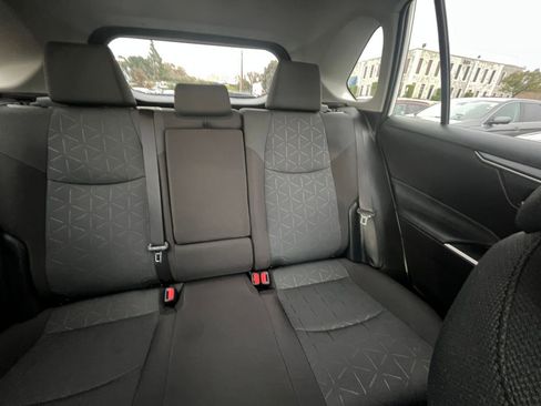Used 2025 Toyota RAV4 XLE image 38
