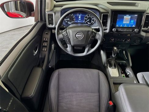 Used 2023 Nissan Frontier SV image 18