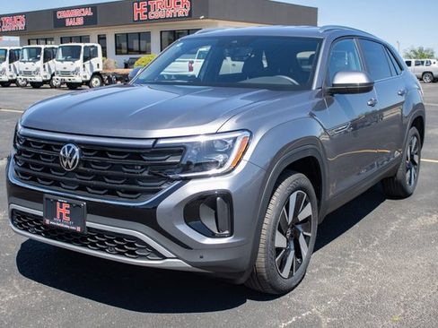 Used 2024 Volkswagen Atlas Cross Sport SE image 3
