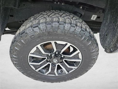 Used 2022 Toyota Tacoma TRD Sport w/ Technology Package AWD/4WD image 22