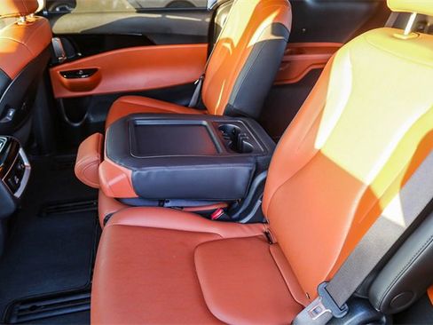 Used 2024 Kia Carnival SX image 17