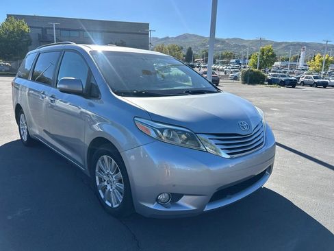 Used 2017 Toyota Sienna Limited Premium AWD/4WD image 1