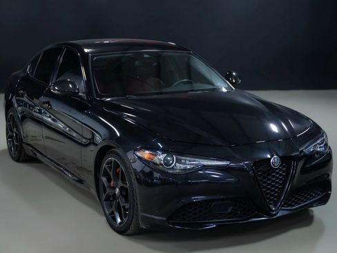 Used 2020 Alfa Romeo Giulia w/ Nero Edizione image 2
