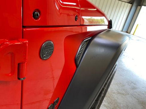 Used 2025 Jeep Wrangler Unlimited Sport AWD/4WD image 16