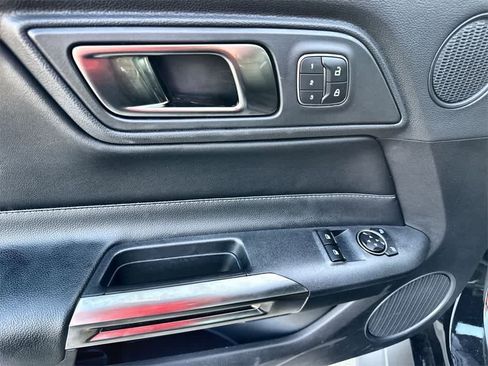 Used 2022 Ford Mustang Shelby GT500 w/ Technology Package image 28