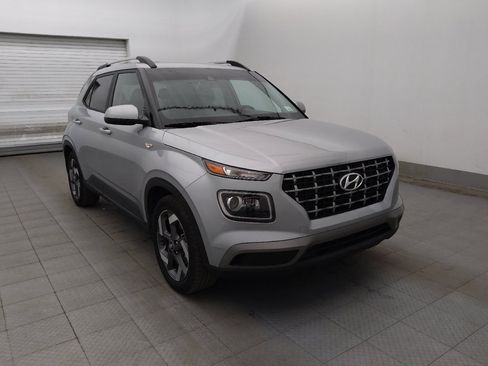 Used 2021 Hyundai Venue SEL w/ Premium Package FWD image 13