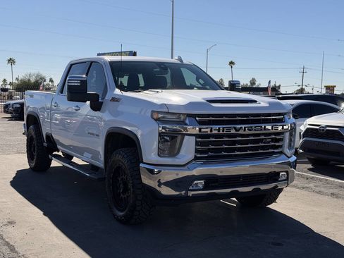 Used 2020 Chevrolet Silverado 2500 LTZ w/ LTZ Plus Package image 13
