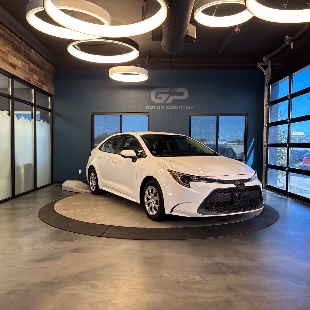 Used 2021 Toyota Corolla LE FWD image 1