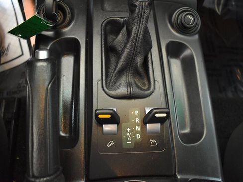 Used 2005 Land Rover Range Rover HSE image 35