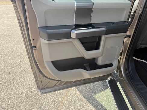 Used 2019 Ford F150 XLT w/ Equipment Group 302A Luxury AWD/4WD image 38