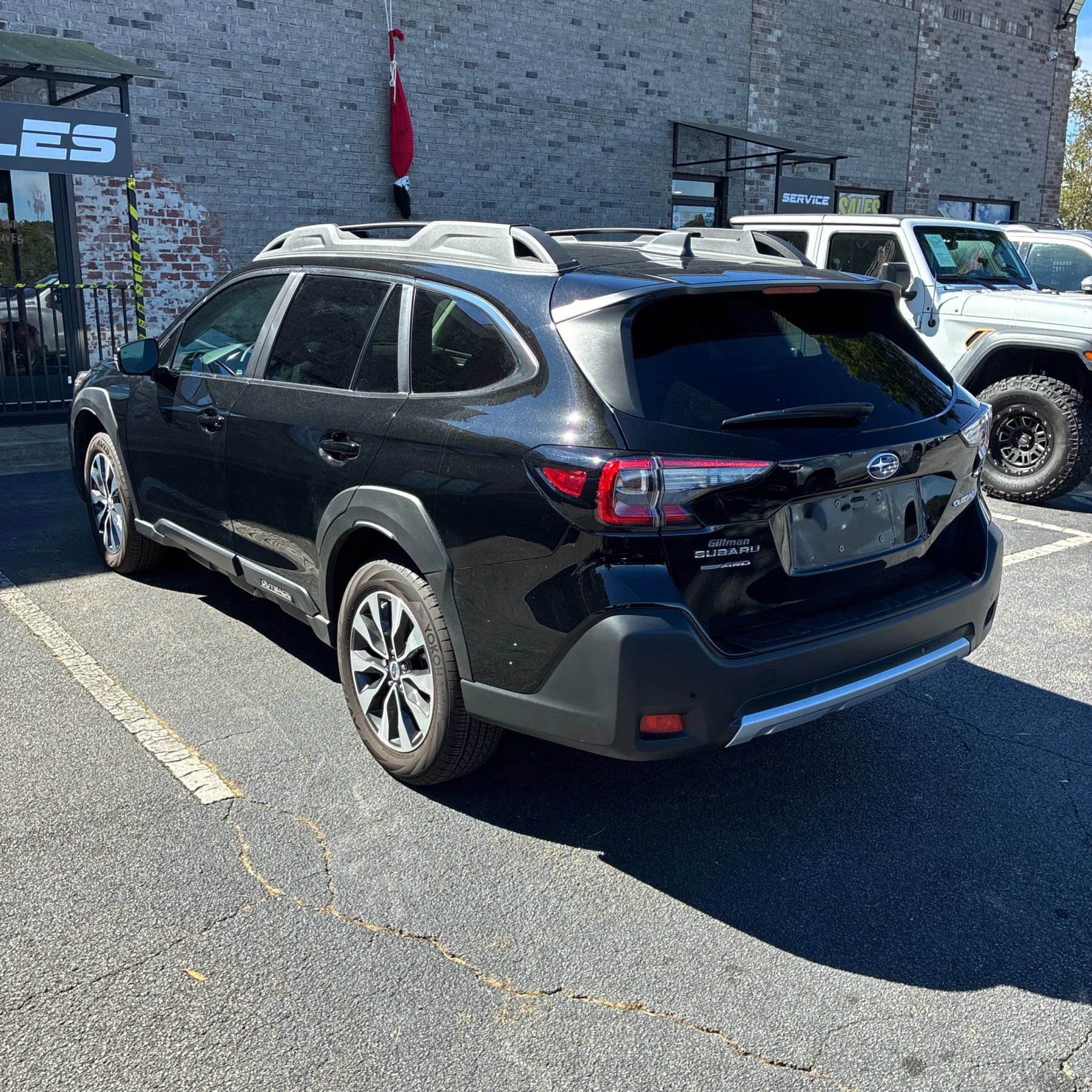 Used 2025 Subaru Outback Limited AWD/4WD image 3