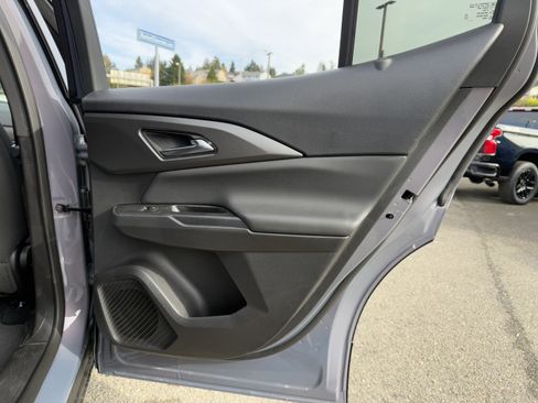 New 2026 Chevrolet Equinox EV LT image 23