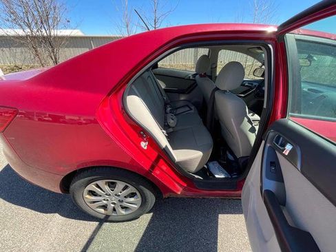 Used 2013 Kia Forte EX image 27