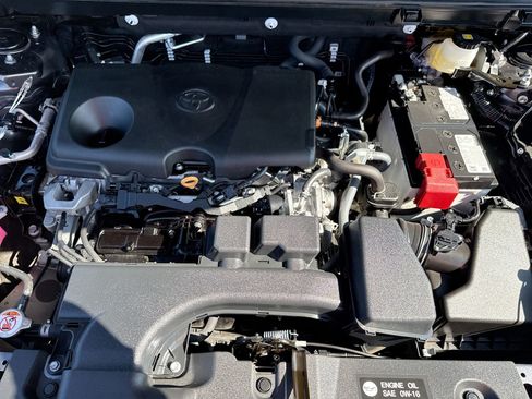 Certified 2025 Toyota RAV4 XLE FWD image 17