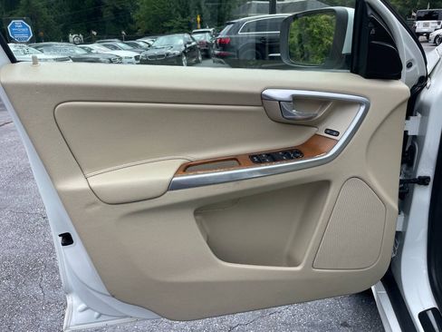 Used 2015 Volvo XC60 T5 Platinum FWD image 24