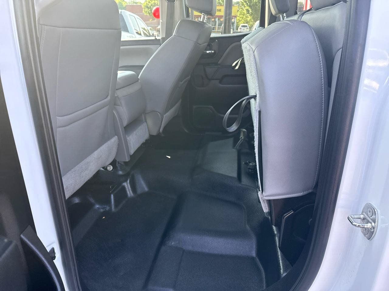 Used 2018 Chevrolet Silverado 1500 W/T w/ Trailering Package AWD/4WD image 7