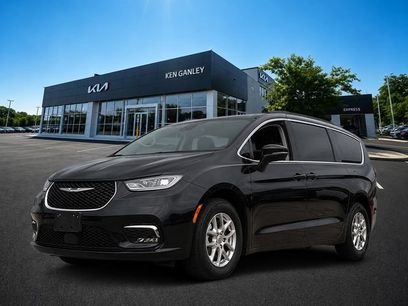 Used 2022 Chrysler Pacifica Touring-L