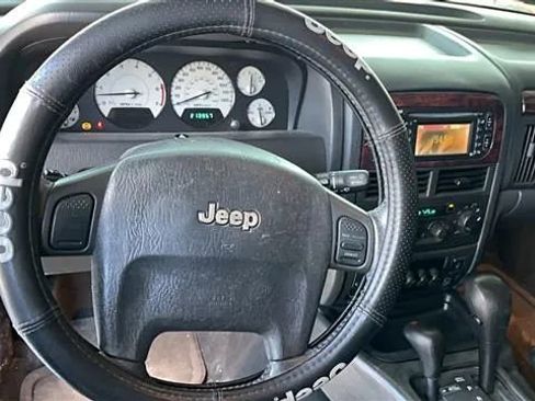 Used 2004 Jeep Grand Cherokee Limited w/ Trailer Tow Group IV AWD/4WD image 3