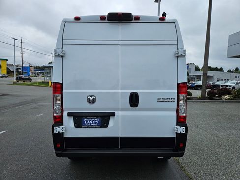 Used 2026 RAM ProMaster 2500 w/ Convenience Group FWD image 4