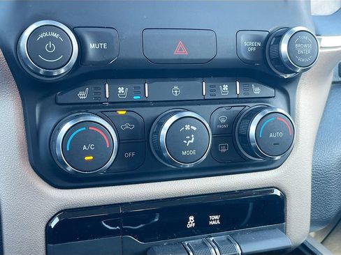 Used 2022 RAM 1500 Laramie AWD/4WD image 15