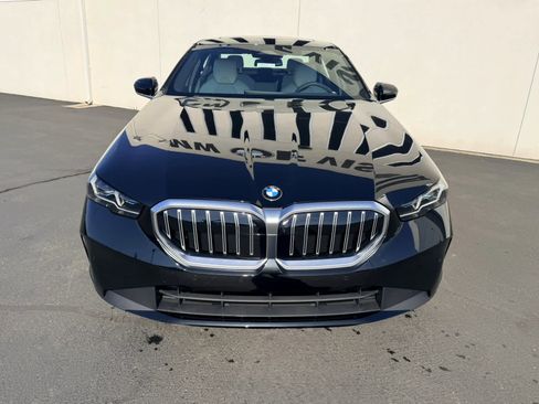New 2026 BMW 530i w/ Convenience Package image 2