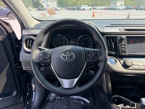 Used 2018 Toyota RAV4 Limited w/ Advanced Technology Package AWD/4WD image 13