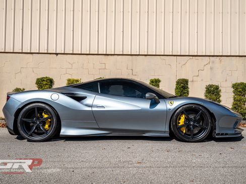 Used 2021 Ferrari F8 Tributo image 2