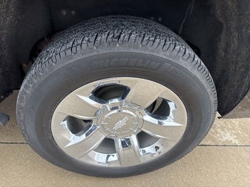 Used 2016 Chevrolet Suburban LTZ image 11