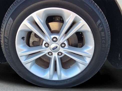 Used 2018 Ford Taurus SE image 19