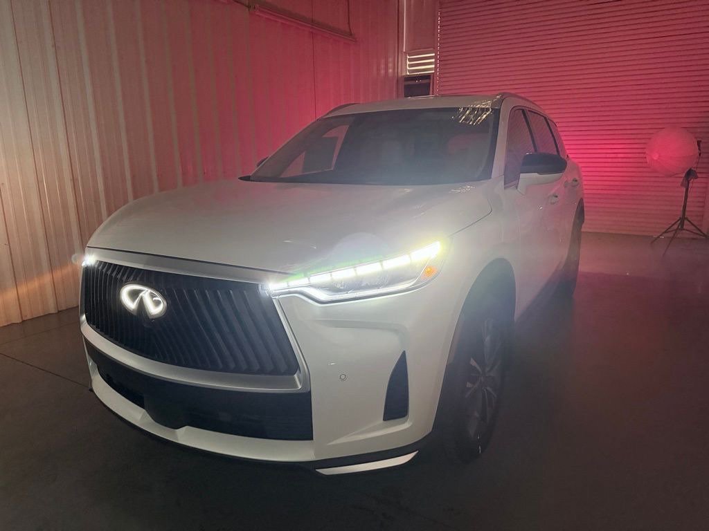 Certified 2027 INFINITI QX60 Luxe w/ Cargo Package FWD image 8