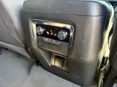 Used 2025 Chevrolet Tahoe Z71 AWD/4WD image 33