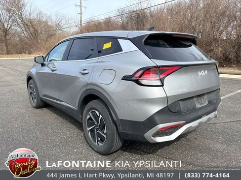 Certified 2023 Kia Sportage LX image 3