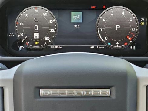 New 2025 Land Rover Defender 110 S image 11