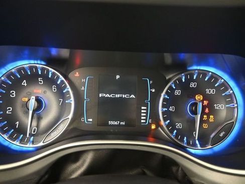 Used 2020 Chrysler Pacifica Touring w/ S Appearance Package FWD image 32