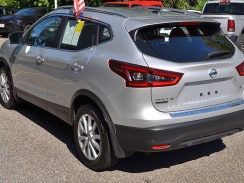 Used 2022 Nissan Rogue Sport SV w/ Technology Package AWD/4WD image 6