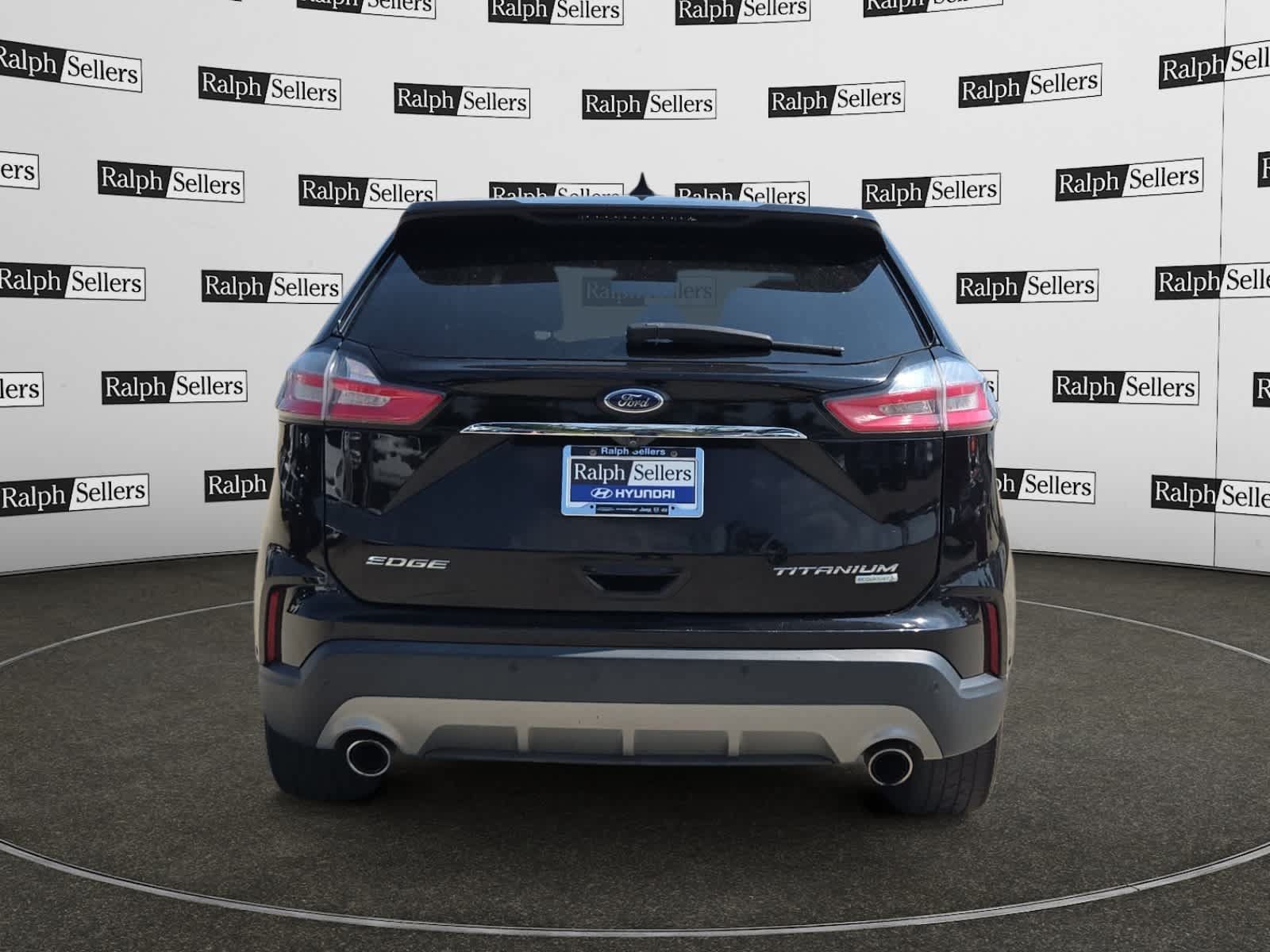 Used 2020 Ford Edge Titanium w/ Equipment Group 301A FWD image 5