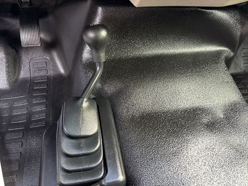 Used 2010 Ford F550 4x4 Regular Cab Super Duty image 13